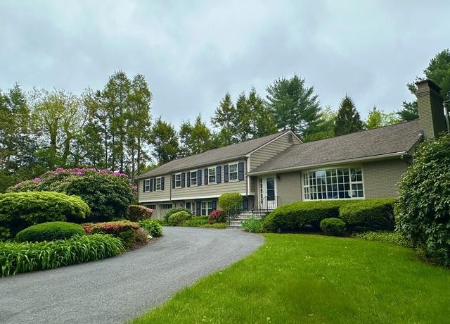 Property at 7 Todd Rd, Lexington, MA 02420, 5 beds, 2.5 baths