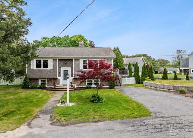 Property at 8 Stackpole Cir, Bourne, MA 02532, 4 beds, 1.5 baths