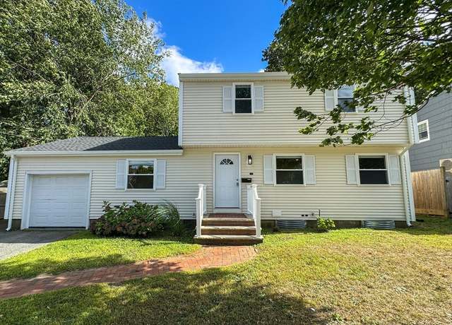 Property at 282 Pleasant St, Marblehead, MA 01945, 3 beds, 1.5 baths