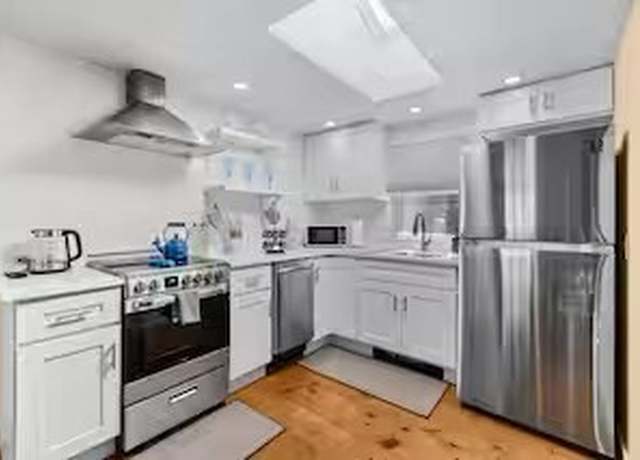 Property at 168 N Shore Blvd #12, Sandwich, MA 02537, 3 beds, 1 bath