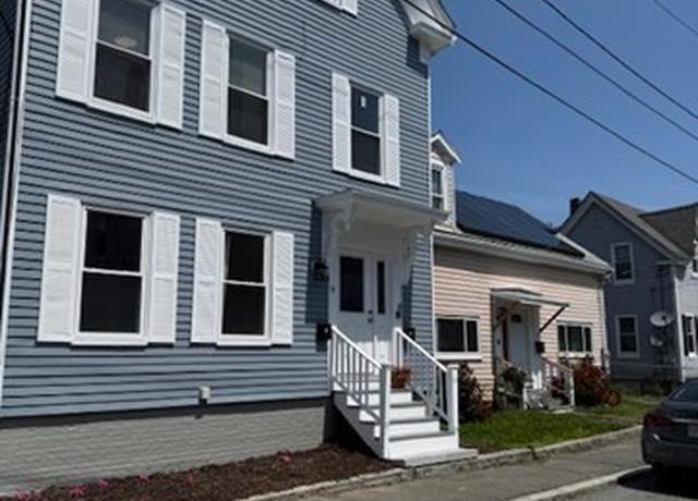 Property at 9 Foster St #2, Gloucester, MA 01930, 4 beds, 2 baths