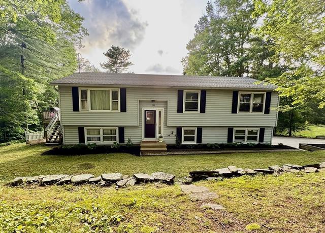 Property at 150 Podunk Rd, Sturbridge, MA 01566, 3 beds, 2.5 baths