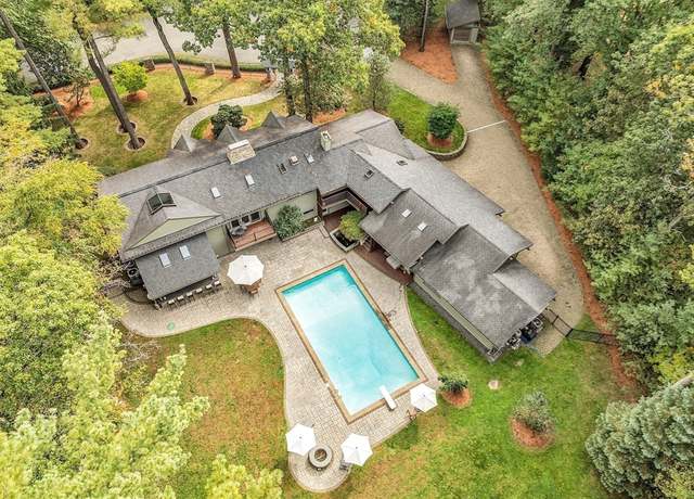 Property at 7 Goldenrod Ln, Lynnfield, MA 01940, 4 beds, 3 baths