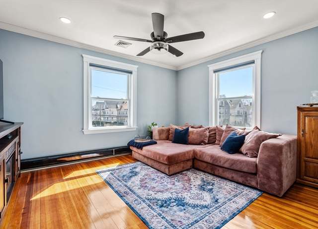 Property at 337 Newton St #3, Waltham, MA 02453, 2 beds, 1 bath