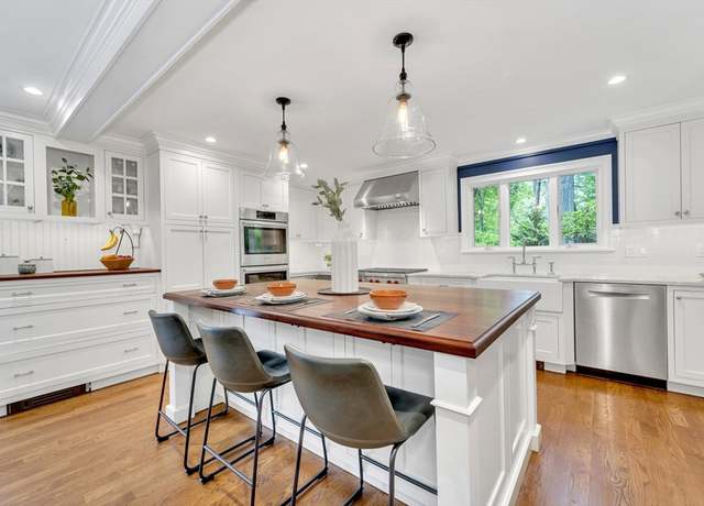 Property at 119 Pleasant Valley Rd, Amesbury, MA 01913, 4 beds, 2.5 baths