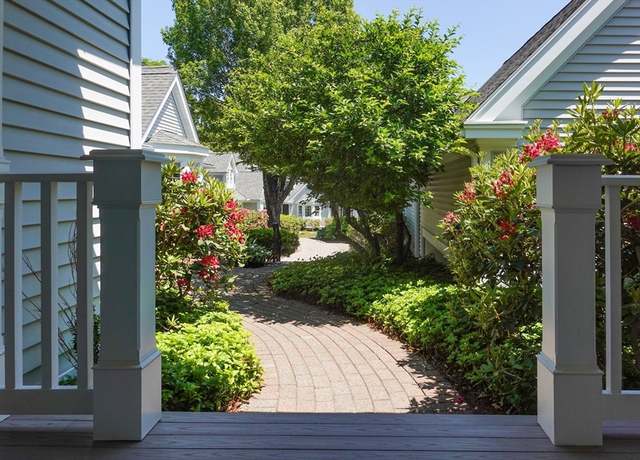 Property at 17 Highcroft Way #17, Hopkinton, MA 01748, 2 beds, 3.5 baths