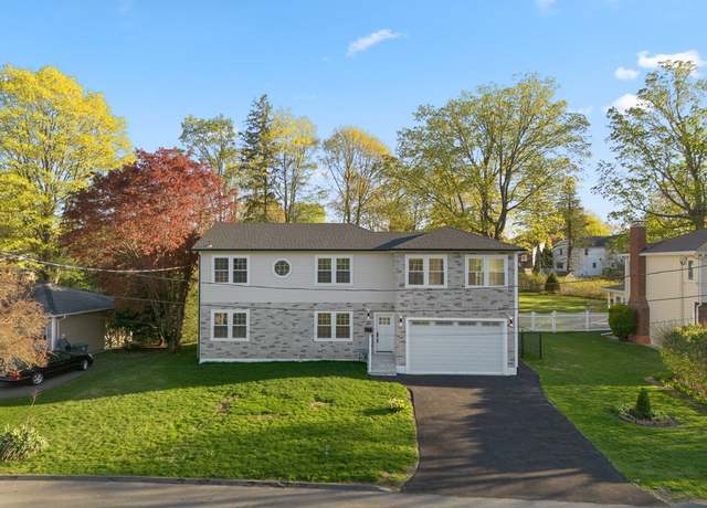 Property at 18 Elmcrest Rd, North Andover, MA 01845, 6 beds, 3.5 baths