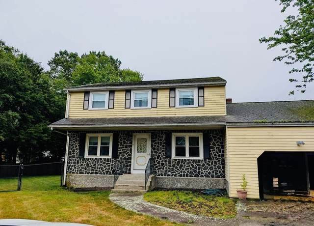 Property at 4 Ayers Dr, Randolph, MA 02368, 5 beds, 3.5 baths