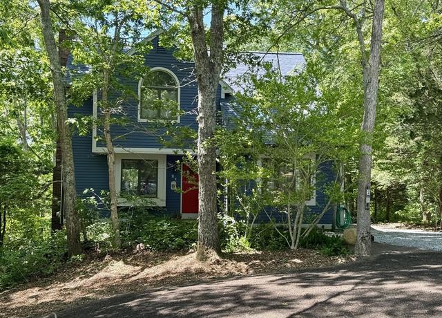 Property at 21 Braeside Rd, Falmouth, MA 02540, 3 beds, 1.5 baths