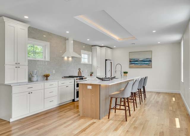 Property at 38 Green St #38, Watertown, MA 02472, 3 beds, 3 baths