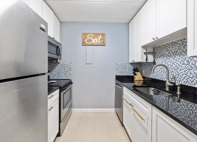 Property at 10 Foster St #306, Wakefield, MA 01880, 2 beds, 1 bath