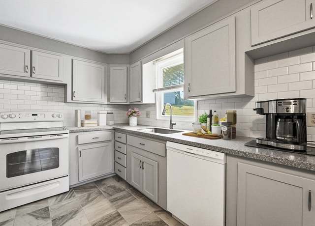 Property at 132 Winifred Ave, Worcester, MA 01602, 3 beds, 2 baths