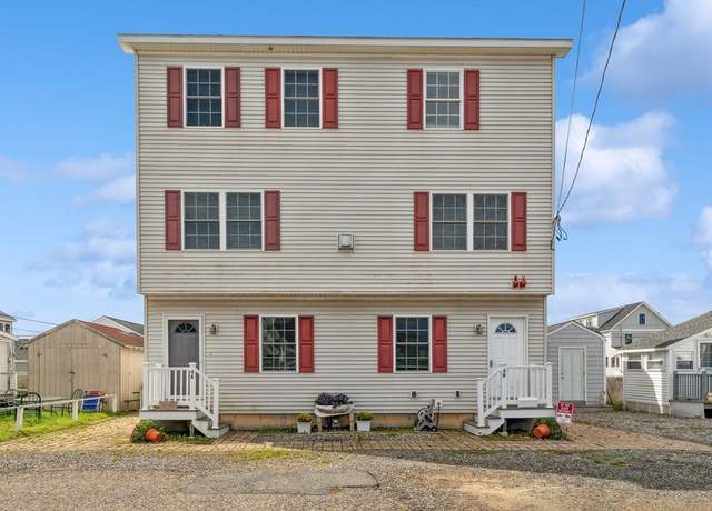 Property at 4 Chase St, Hampton, NH 03842, 6 beds, 4 baths