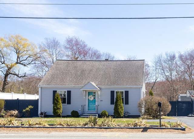 Property at 104 W Union St, Ashland, MA 01721, 3 beds, 2 baths