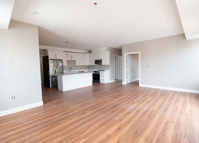 Property at 13 Nahant St Unit 2A, Lynn, MA 01902, 2 beds, 2 baths