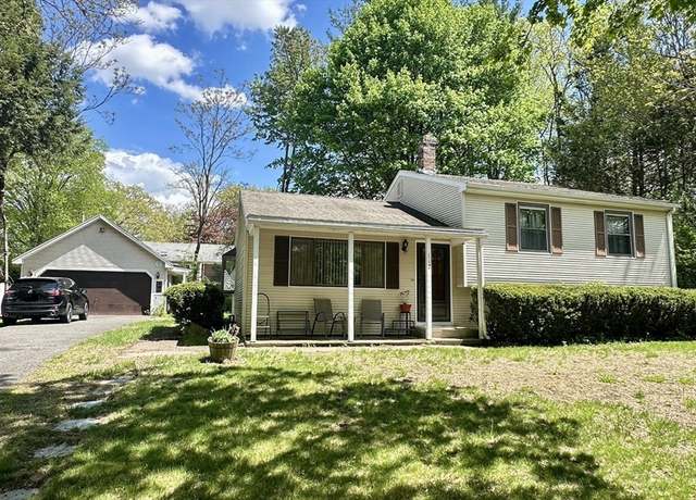Property at 112 Entrybrook Dr, Springfield, MA 01108, 3 beds, 1.5 baths