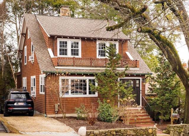 Property at 9 Eastern Ave, Arlington, MA 02476, 3 beds, 2.5 baths