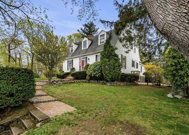 Property at 76 Green St, Marblehead, MA 01945, 4 beds, 1.5 baths