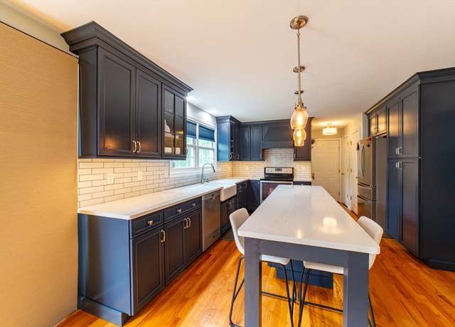 Property at 87 Lorden Dr, North Attleboro, MA 02760, 3 beds, 2.5 baths