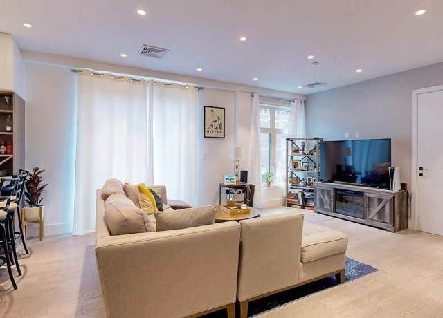 Property at 69 Walnut St #6, Brookline, MA 02445, 2 beds, 2 baths