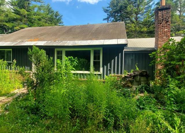 Property at 83 Mason, Townsend, MA 01474, 5 beds, 1 bath