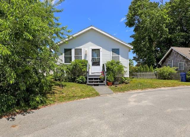 Property at 8 Woodland Cir, Wareham, MA 02571, 2 beds, 1 bath
