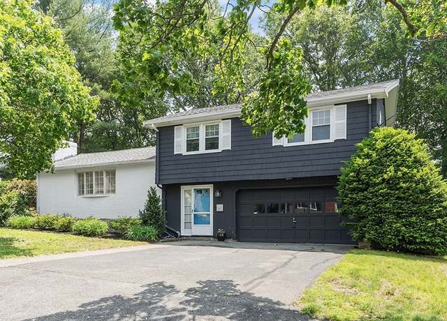 Property at 5 Summit View Dr, Swampscott, MA 01907, 3 beds, 2.5 baths