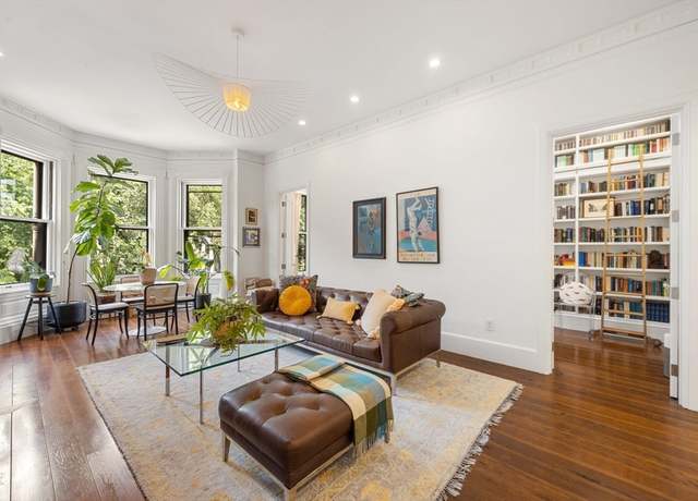 Property at 226 Commonwealth Ave #2, Boston, MA 02116, 3 beds, 2 baths