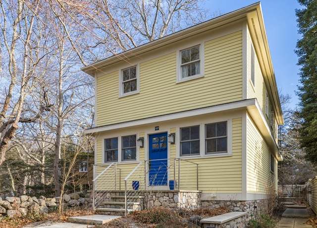 Property at 117 Gardiner Rd, Falmouth, MA 02543, 2 beds, 4 baths