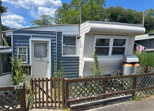 Property at 2981 Acushnet Ave, New Bedford, MA 01730, 1 bed, 1 bath
