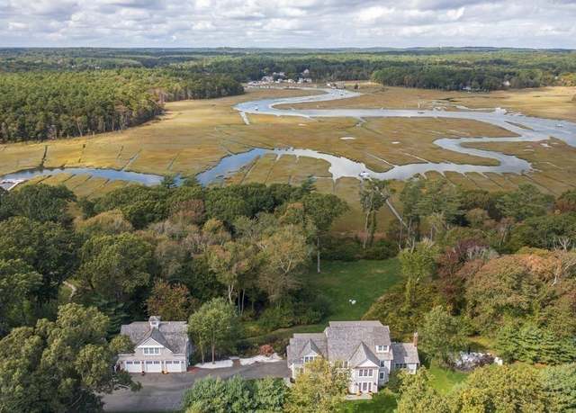 Property at 2 Cove Crk, Marshfield, MA 02059, 4 beds, 3.5 baths