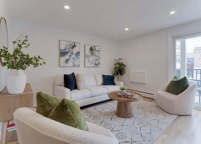 Property at 245 Lafayette St Unit 1F, Salem, MA 01970, 1 bed, 1 bath
