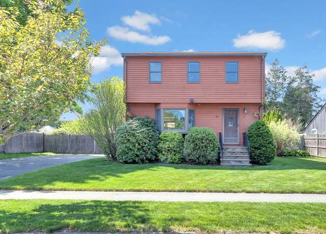 Property at 4 Shetland Rd, Danvers, MA 01923, 3 beds, 1.5 baths