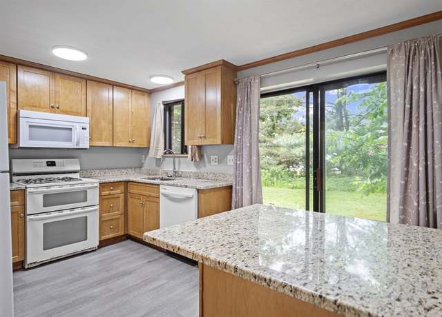 Property at 414 Farrwood Dr #414, Haverhill, MA 01835, 2 beds, 2 baths