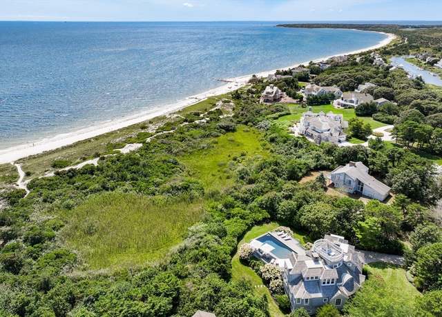 Property at 31 Moss Rd, Yarmouth, MA 02673, 4 beds, 4.5 baths
