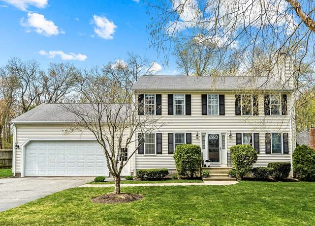 Property at 15 Candleberry Ln, Attleboro, MA 02703, 3 beds, 2 baths