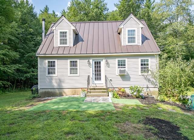 Property at 44 West St, Pepperell, MA 01463, 3 beds, 2 baths