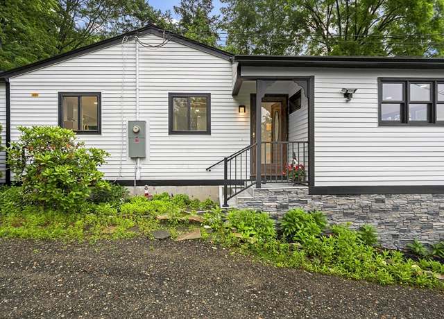 Property at 820 N King St, Northampton, MA 01060, 4 beds, 2.5 baths