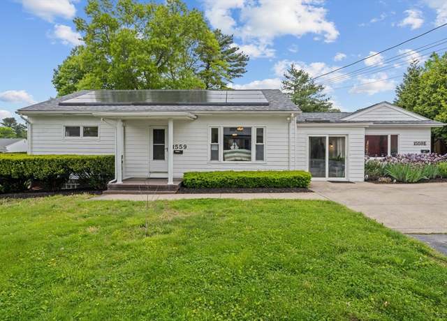 Property at 1559 Sassaquin Ave, New Bedford, MA 02745, 2 beds, 3 baths