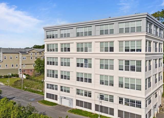 Property at 24 Cobblestone Ln #405, Gloucester, MA 01930, 2 beds, 1 bath