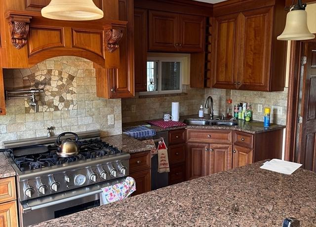 Property at 464 Canton St, Stoughton, MA 02072, 4 beds, 1.5 baths