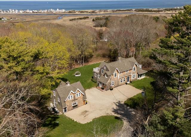 Property at 35 Mayflower Rd, Marshfield, MA 02050, 6 beds, 3.5 baths