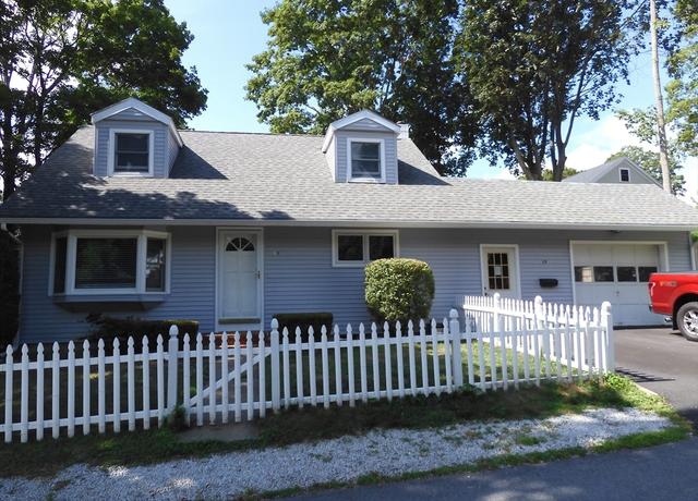 Property at 19 Perkins, Amesbury, MA 01913, 4 beds, 1 bath