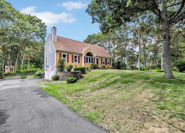 Property at 19 Drew Ln, Mashpee, MA 02649, 3 beds, 2.5 baths