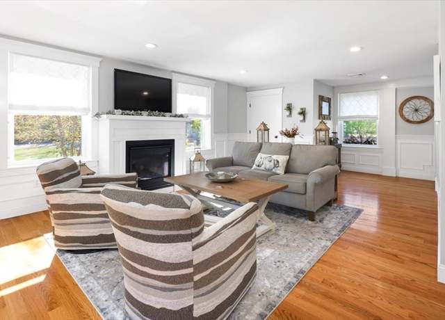 Property at 93 Beechwood #1, Cohasset, MA 02025, 2 beds, 3 baths