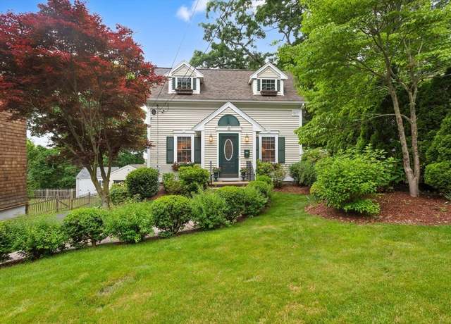 Property at 39 Park Ave, Wellesley, MA 02481, 3 beds, 1.5 baths
