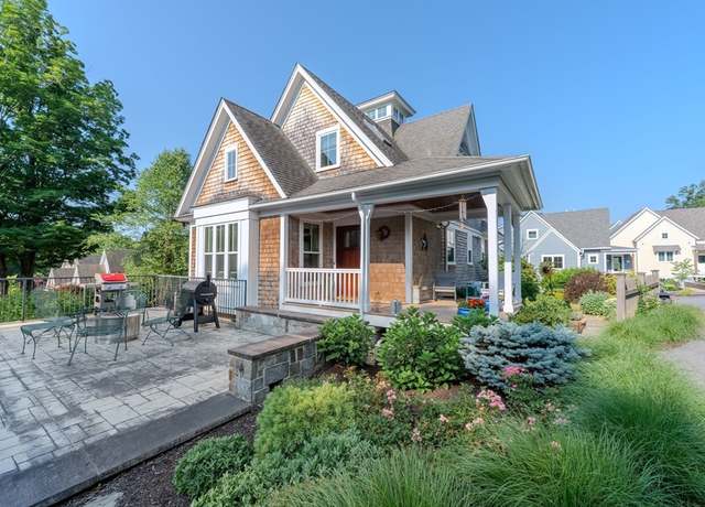 Property at 1631 Main St #1631, Concord, MA 01742, 3 beds, 2.5 baths
