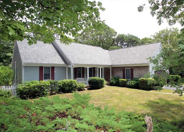 Property at 18 Chickadee Ln, Brewster, MA 02631, 3 beds, 2 baths