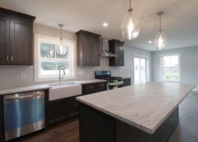 Property at 154 Tess Abigail Ln, Swansea, MA 02777, 3 beds, 2.5 baths