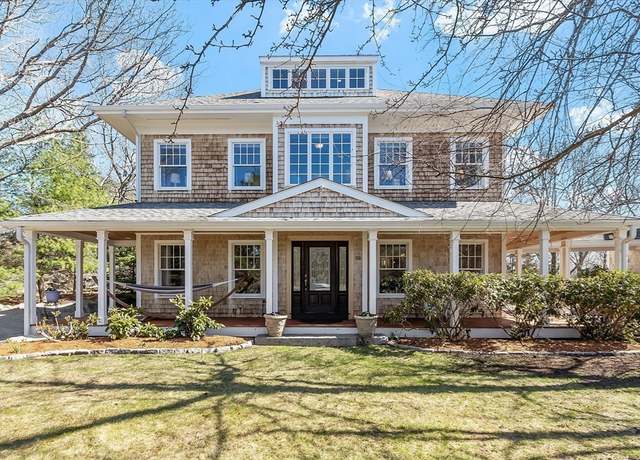 Property at 50 Castle View Dr, Gloucester, MA 01930, 4 beds, 4.5 baths